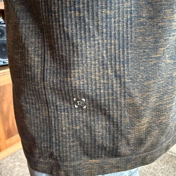 LULULEMON Metal Vent Tech 1/2 Zip | XL - Picture 6 of 10